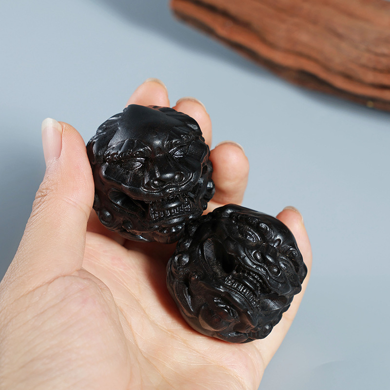 Chinese Black Sandalwood Carve - огляд і ціна Art Craft Lion